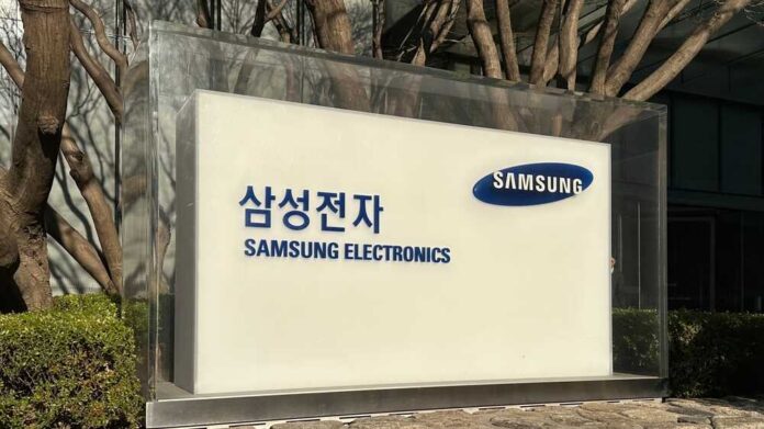 Seoul,,South,Korea,-,March,14,2024:,Samsung,Electronics,Sign Microchip with USA and China flags under tweezers